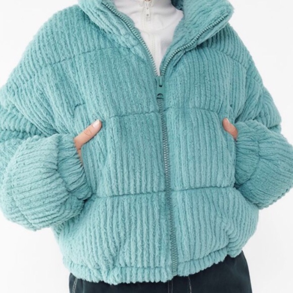 Urban Outfitters fluffy corduroy puffer jacket XS